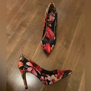 Ted Baker London pumps